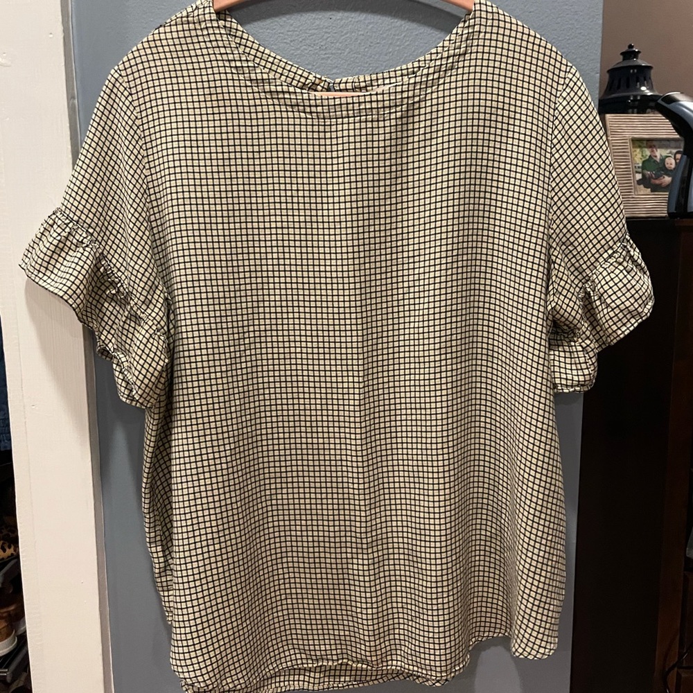 Loft XL windowpane ruffle short sleeve blouse EUC
